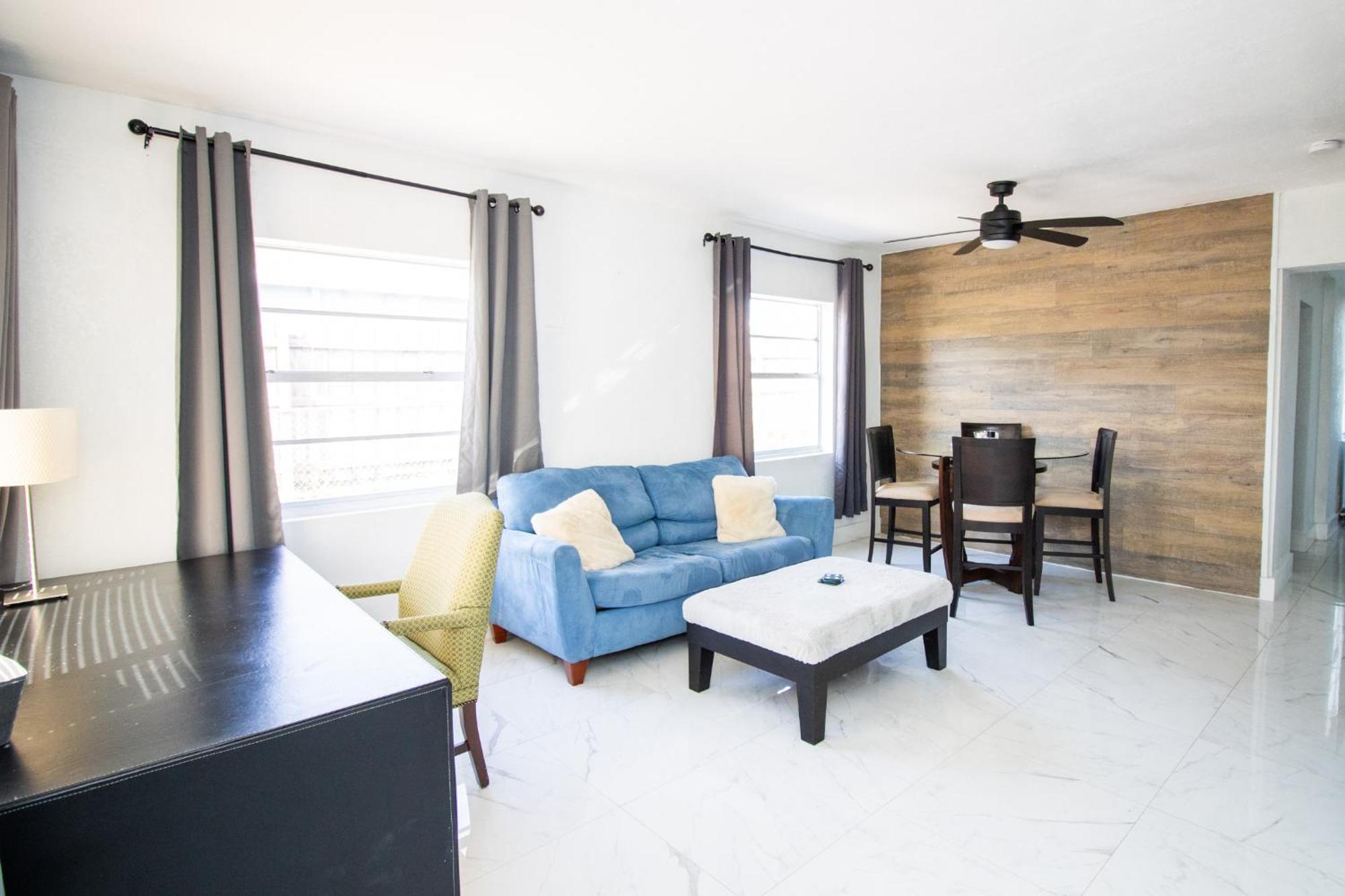 Shared Home - Close To The Beach Riviera Beach Exteriör bild