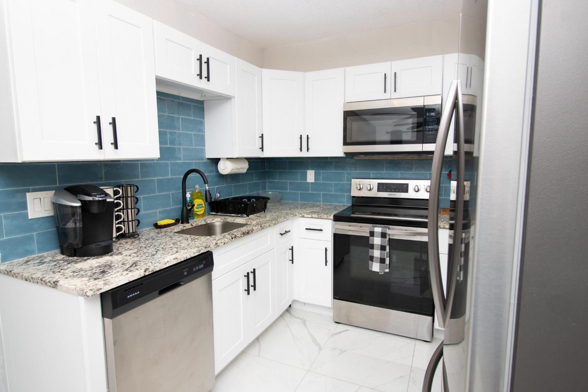 Shared Home - Close To The Beach Riviera Beach Exteriör bild